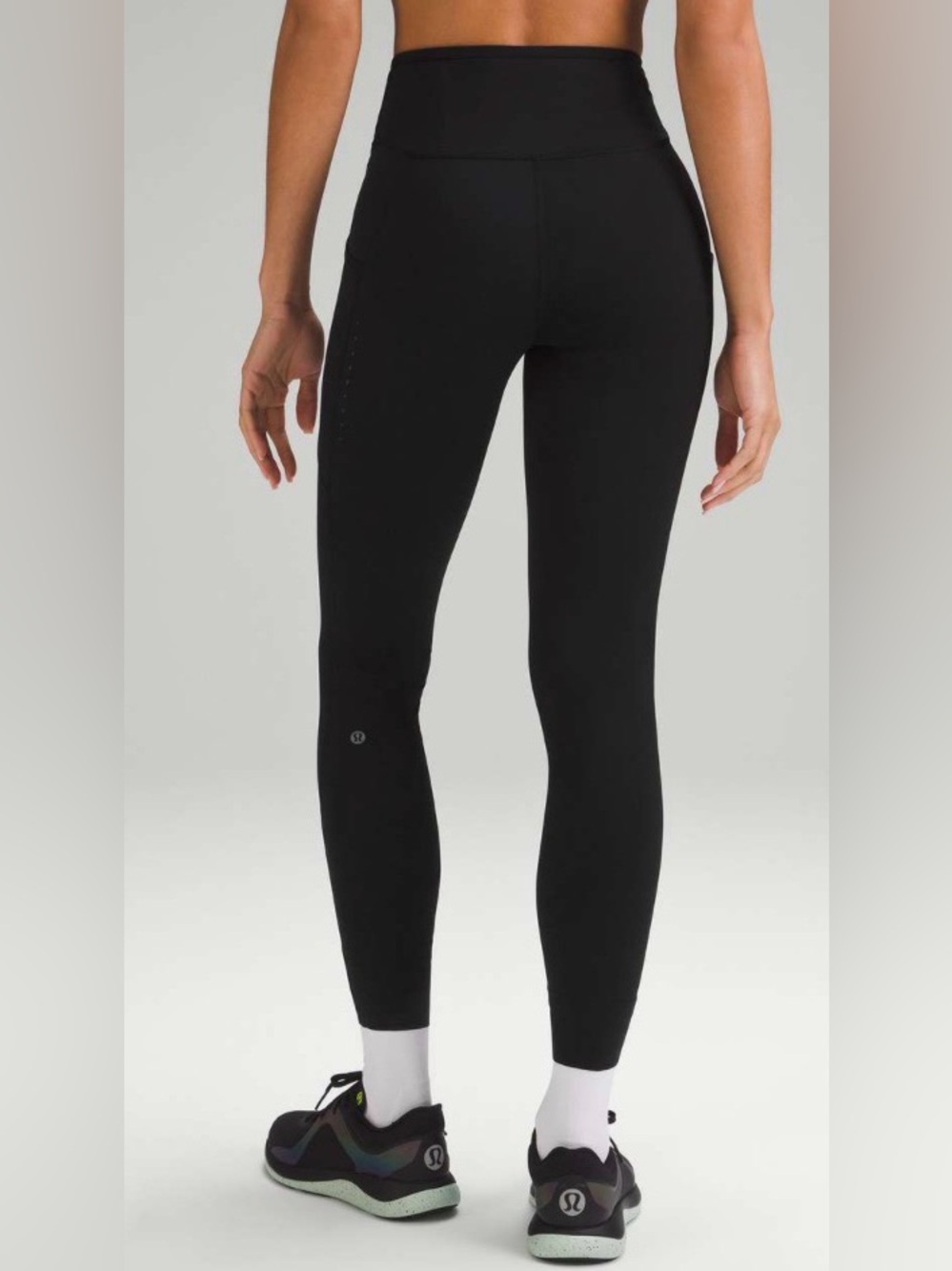 Lululemon Fast and Free High-Rise Tight 28" 5 Pockets
Black size 12